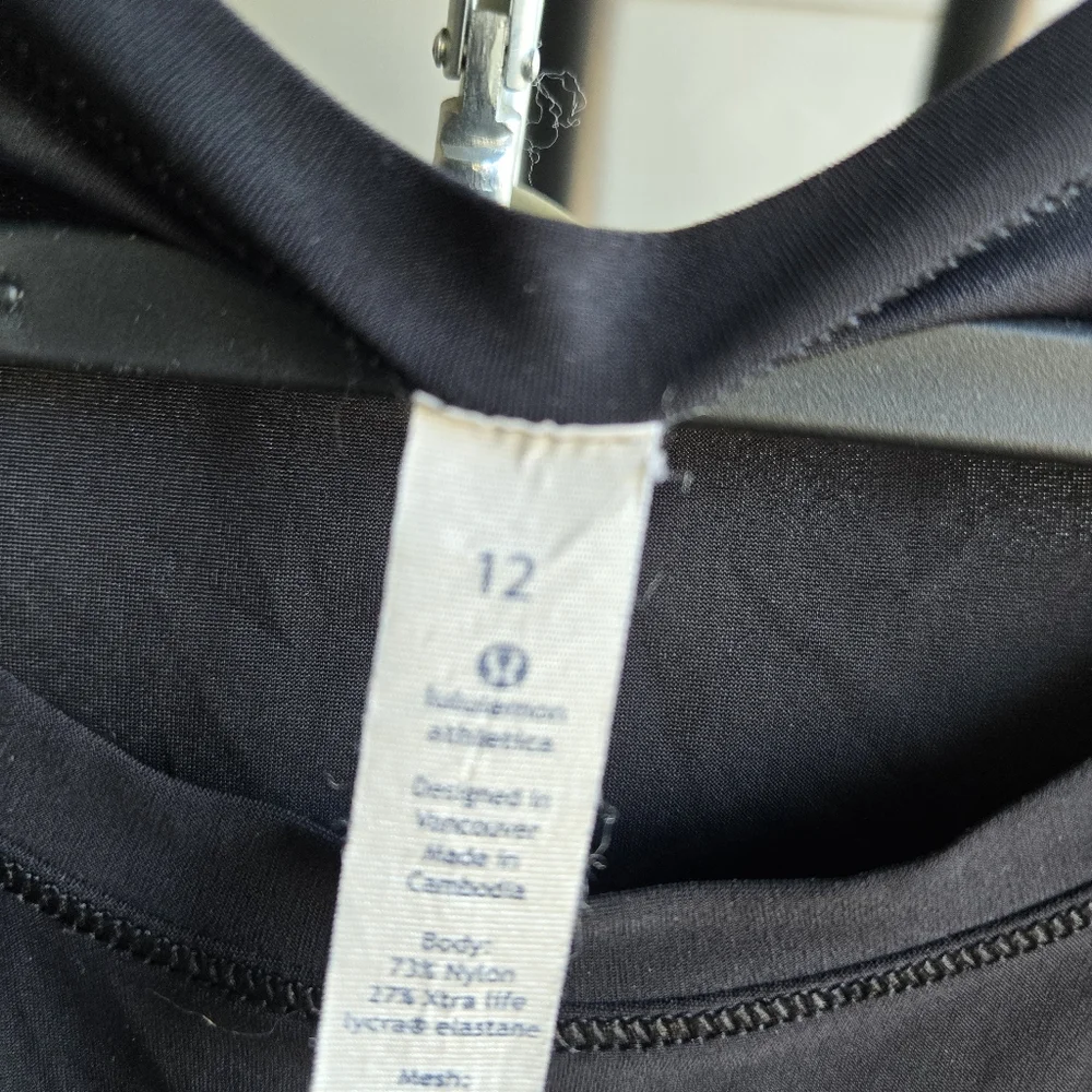 Lululemon Sole Training Short Sleeve T Shirt 12 Black Mesh Ruffle Trim Hem Top - Picture 3 of 4